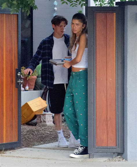 Hot Cặp đôi “người Nhện” Tom Holland Và Zendaya Chính Thức Hẹn Hò Lộ