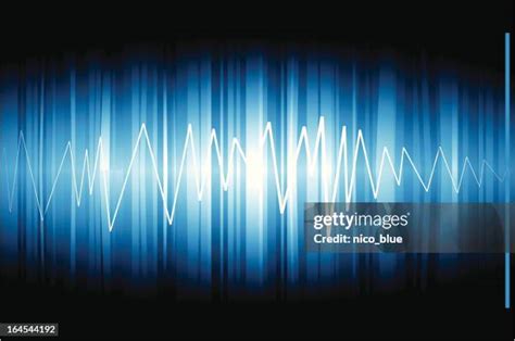 Sine Wave Ekg Photos and Premium High Res Pictures - Getty Images