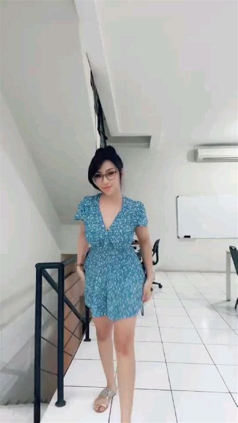 Pin Oleh Andi Wijaya Di Hot Gaun Mini Wanita Gadis Cantik