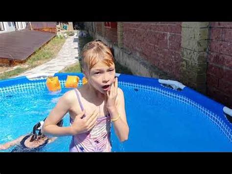 Ныряние в бассейне - YouTube