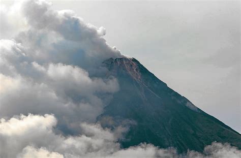 LIVE UPDATES Mayon Volcano INQUIRER Net