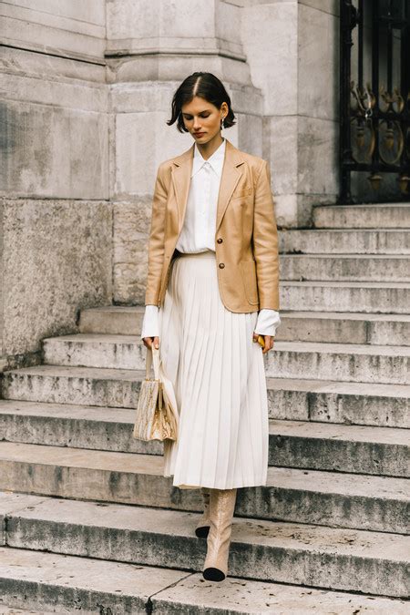 El minimalismo cromático ha invadido Zara con estas 21 prendas nude tan