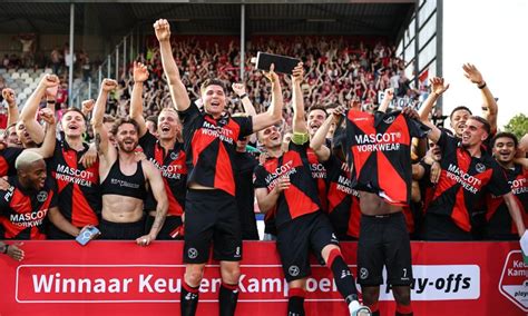 Almere City Scoort Flinke Inkomsten Met Promotie Eredivisie