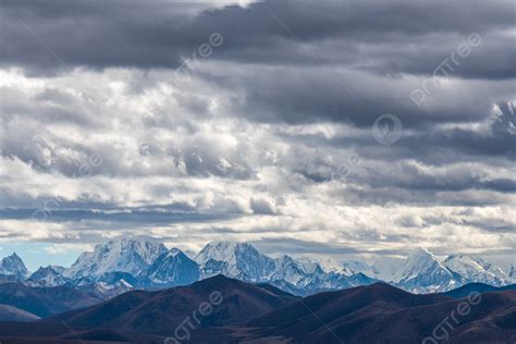 Gongga Peaks Shake The Clouds Background Gongga Snow Mountain Peak