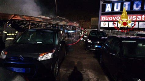 Acireale Incendio In Un Autosalone Cause Elettriche Nessun Dolo