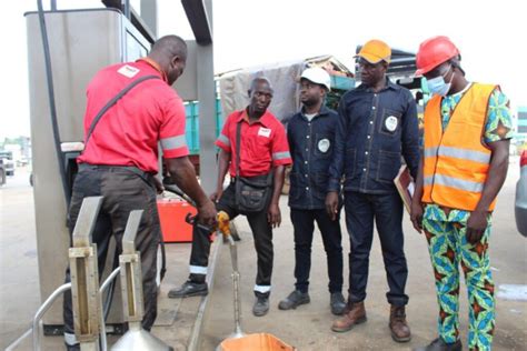 Togo Début De Contrôle De Régularité Dans Les Stations Services