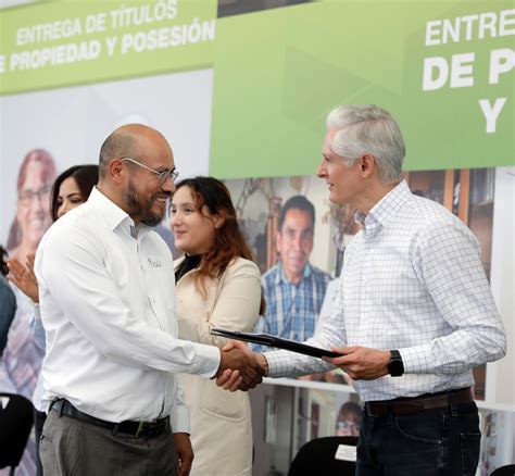 Entrega Alfredo Del Mazo T Tulos De Propiedad A Mil Familias