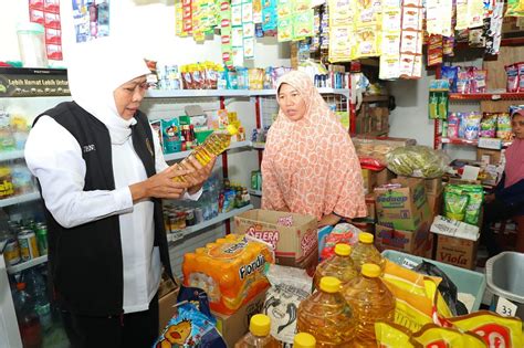 Blusukan Ke Pasar Mojokerto Gubernur Khofifah Pastikan Stok Bahan