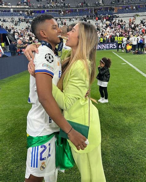 Rodrygo And His Girlfriend Moda K Yafetler Spor Moda