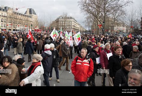 MANIFESTATION A PARIS DE SOLIDARITE AVEC LE PEUPLE GREC Photo By Nasser