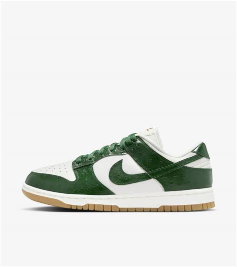 Women S Dunk Low Gorge Green Fj Release Date Nike Snkrs