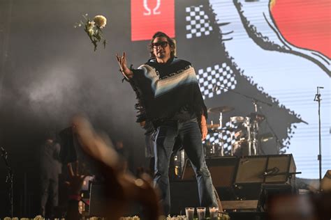 Zoé Dedicó Su Concierto A Las Hermanas Que Murieron Tras Caer En Una Coladera Cerca De Metro