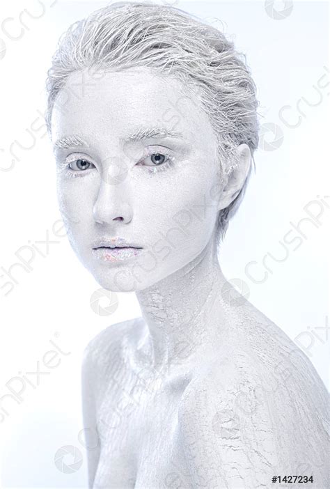 Femme nue congelée femme couverte de glace Stock photo 1427234