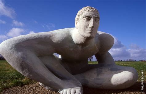 Le Sculpteur Louis Derbr Originaire De Mayenne Aura Son Mus E Dans Le