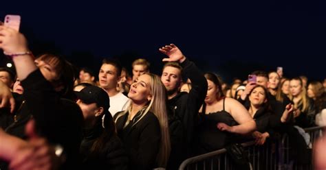 Tak Si Bawi Studenci T Umy Na Juwenaliach Na Polach Osobowickich D