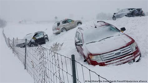 Tormenta Elliot Dejó Al Menos 50 Muertos En Estados Unidos La Voz Del