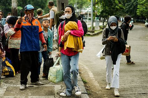 Suasana Arus Balik Pemudik Di Terminal Kampung Rambutan