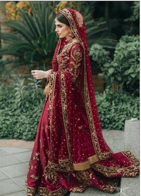 Pakistani Bridal Dresses In Red Colour 2022