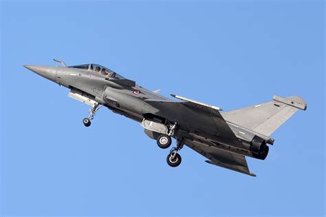 Paris Commande Avions De Combat Rafale