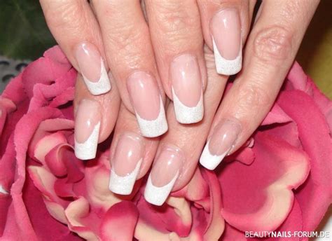 Weisse N Gel Mit Nageldesign