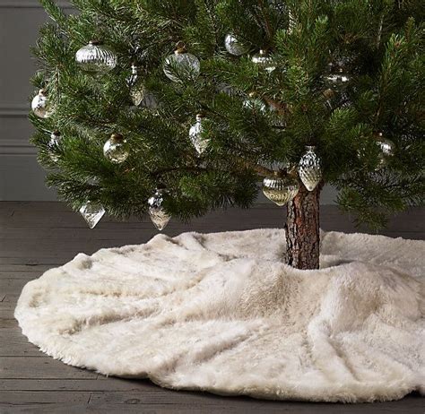 Luxe Faux Fur Tree Skirt | Diy christmas tree skirt, Faux fur tree skirt, Christmas tree inspiration