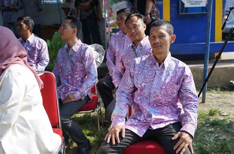 Para Pramudi Biskita Transpakuan Bogor Kini Menggunakan Seragam Batik