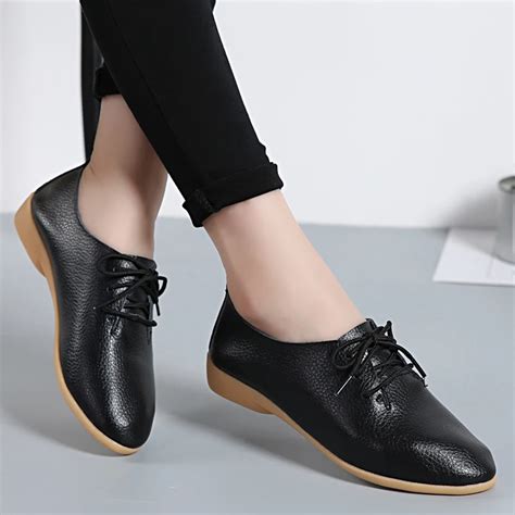 Women Flats Soft Genuine Leather Shoes Fashion Casual Loafers Point Toe Large Size Ladies Shoes