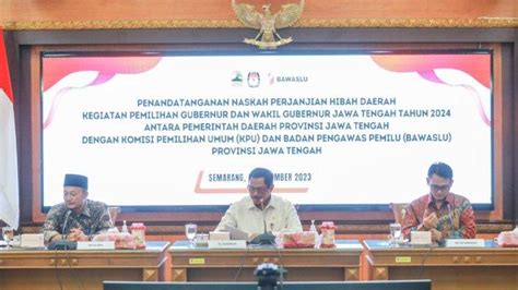 Pemprov Jateng Serahkan Dana Hibah Pilkada Jateng Senilai Rp 985 Miliar