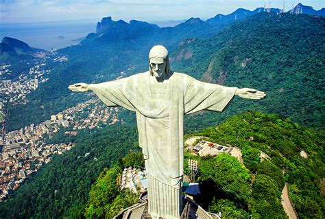 Aerial view of Statue of Christ the Redeemer (Cristo Redentor ...