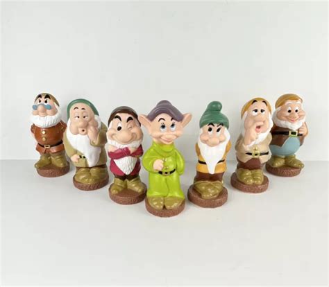 Walt Disney Snow White And The Seven Dwarfs Figure Dwarfs Set Vintage