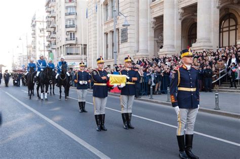 Ceremonia Inimii Reginei N Imagini Familia Regal A Rom Niei