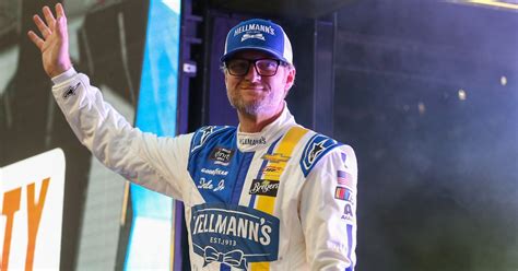 Dale Earnhardt Jr Raves About Nascar Drivers Going Above And Beyond