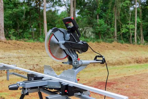 How To Use A Kobalt Miter Saw [the Ultimate Guide]