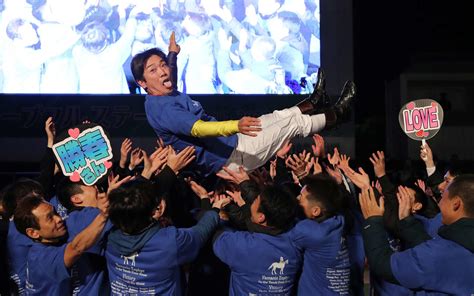 同日騎手引退の柴山雄一が突然のマイク「僕も勝春さんは大好きで」／引退式 競馬写真ニュース 日刊スポーツ