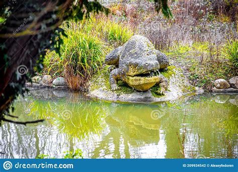 Crystal Palace Dinosaurs, a Series of Sculptures of Dinosaurs and Other Extinct Animals in the ...