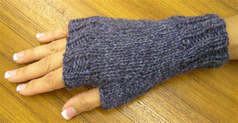 Ravelry Easy Fingerless Mitts Pattern By Maggie Smith