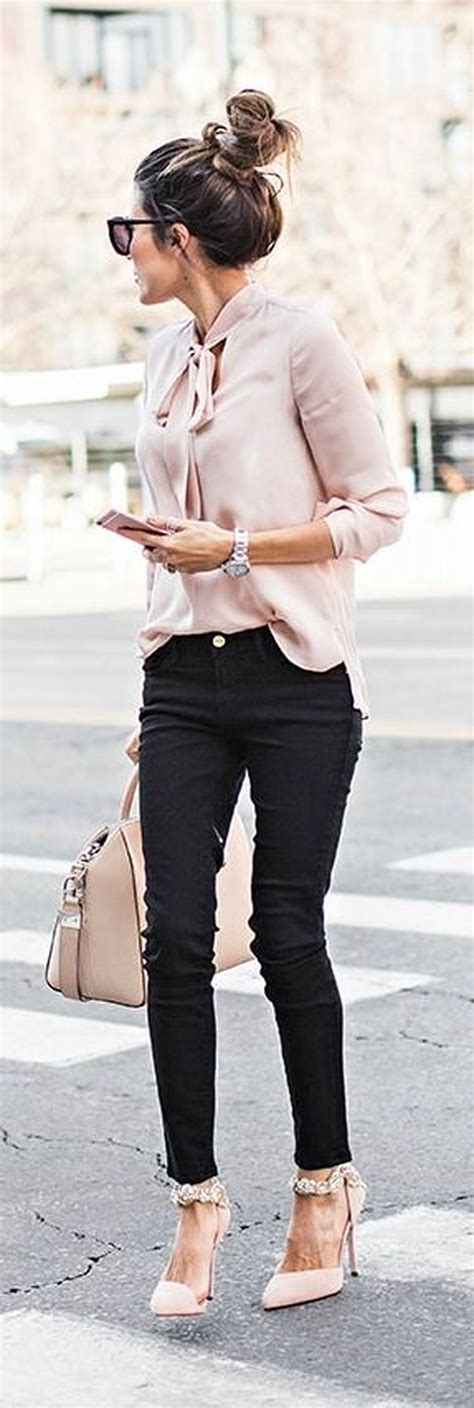 Classy And Casual Business Outfits Ideas With High Heels Shoes