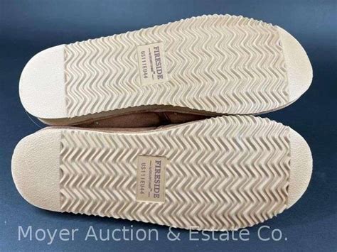 Men’s Fireside by Dearfoam Slippers, Appear New, Size 11 - Moyer ...