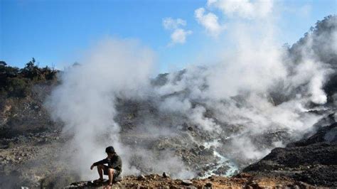 Kawah Ratu Di Desa Gunung Sari Pamijahan Bogor Jabar Terbentuk Dari