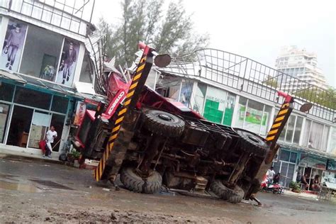 Fallen Phuket Crane May Be Moved Today