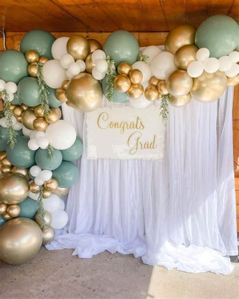 20 Beautiful Graduation Party Backdrop Ideas To Take Your Grad Party To