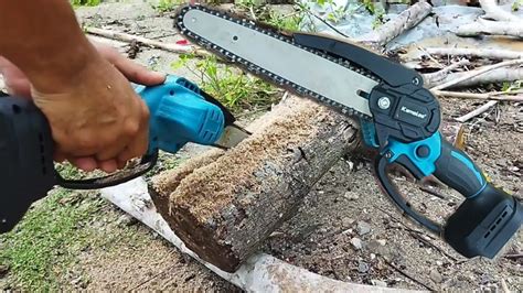 Uji Coba Belah Kayu Menggunakan Chainsaw Cordless Mini Kamolee 8 Inch