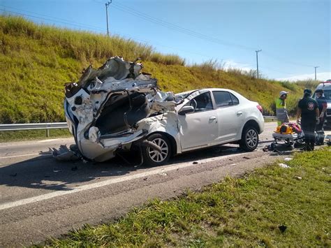 Carro Capota Bate Em Outro E Mulher De Anos Morre Na Sp