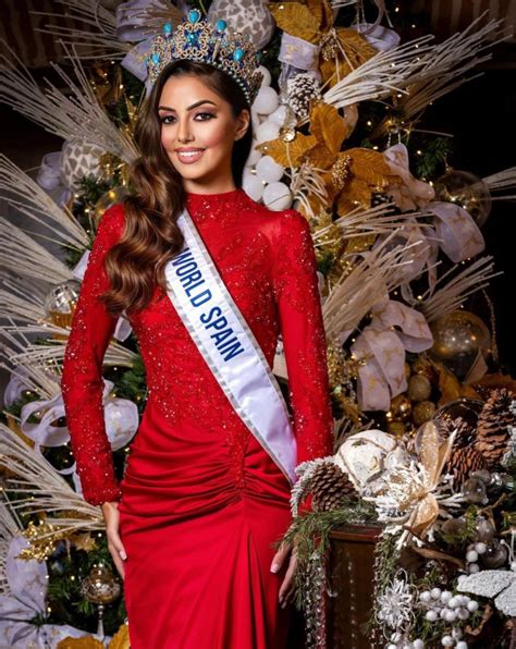 7 Potret Corina Mrazek Miss World Spanyol 2023 Paripurna