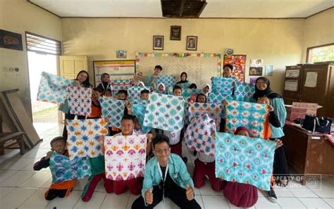 Kkn Kelompok Uns Kenalkan Pelatihan Tie Dye Batik Jumputan Sd Negeri