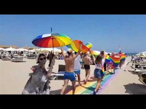 RIMINI Flash Mob Arcigay Sulla Passerella Arcobaleno VIDEO YouTube