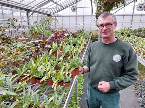 Paris Le S Nat Recherche La Fine Fleur Des Jardiniers Pour Entretenir