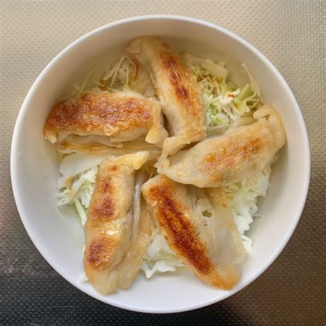 余った餃子で餃子丼 レシピ・作り方 By Kiico｜楽天レシピ