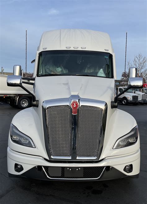 2025 Kenworth T680 Papé Kenworth