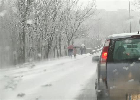 Nevica Nuovamente Sul Sannio Scuole Chiuse In Molti Comuni E A